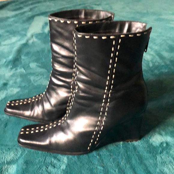 Bakers Shoes Bakers Black Leather Wedge Ankle Boots With White